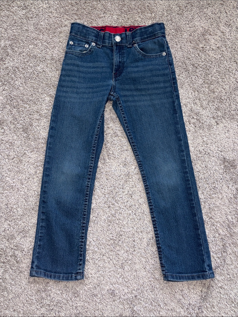 Levi's Kids Dark Blue Straight Jeans with adjustable waistband. Boys 6-7.